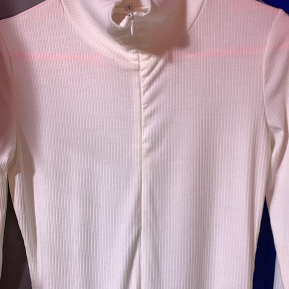 Bodysuits - Picture 5 of 10